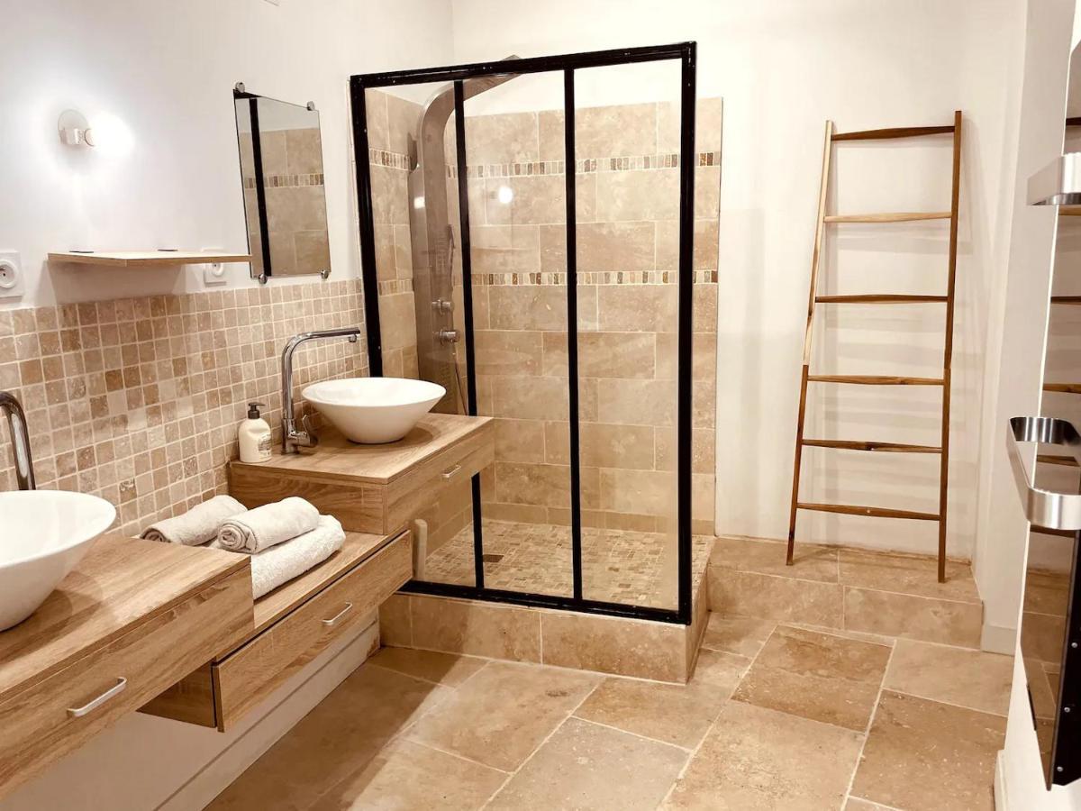 Nemausa Apartis نيم المظهر الخارجي الصورة