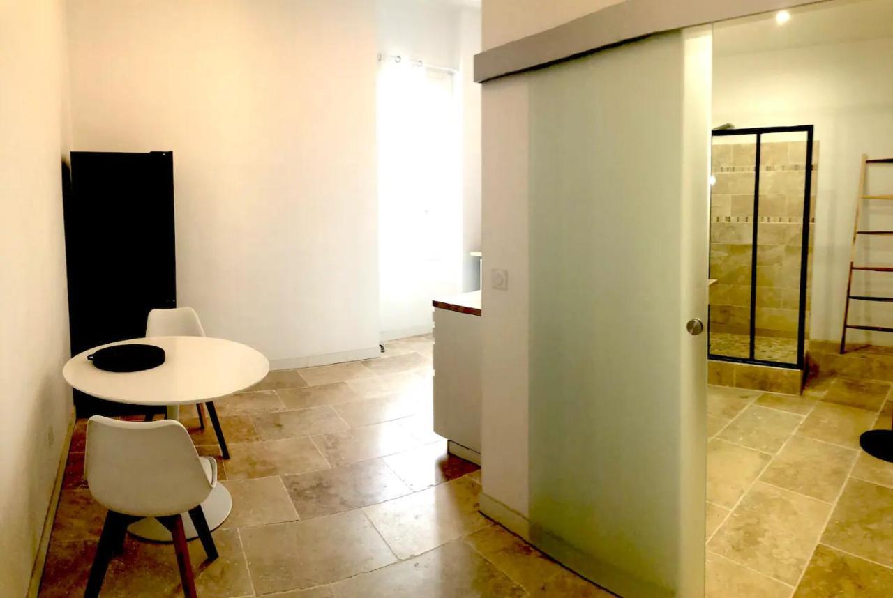 Nemausa Apartis نيم المظهر الخارجي الصورة
