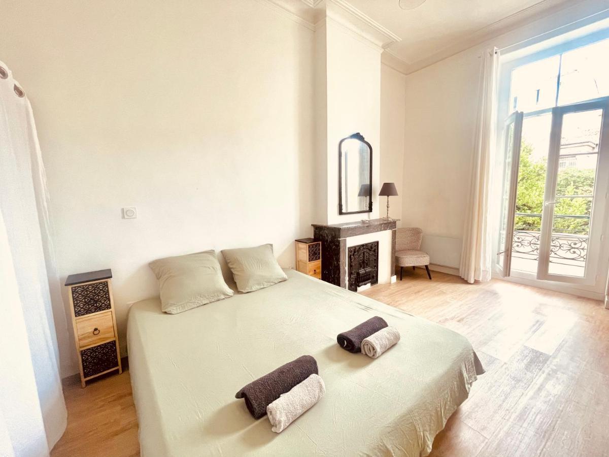 Nemausa Apartis نيم المظهر الخارجي الصورة
